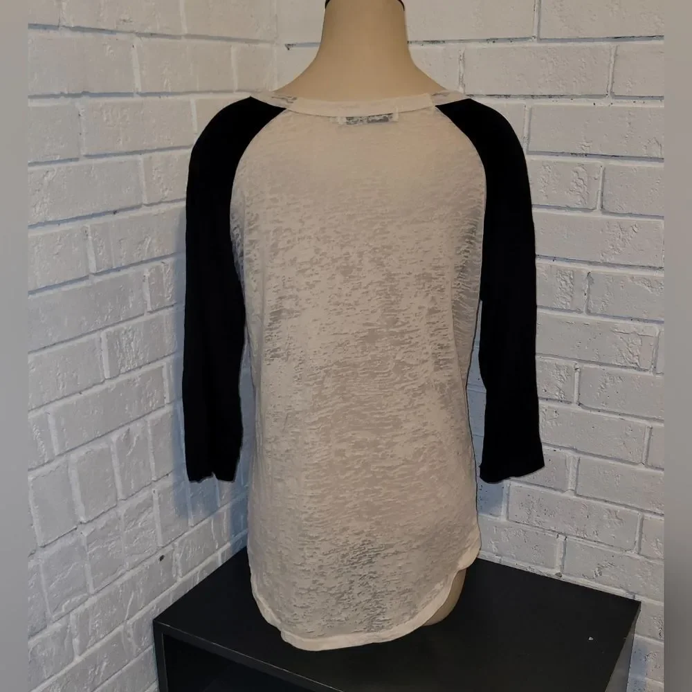 Southern Grace Softball Tee Size M - Picture 2 of 6